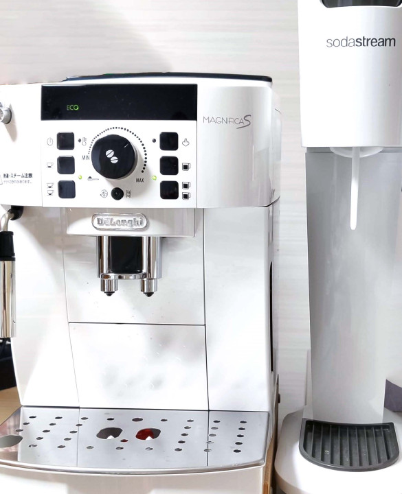 デロンギ マグニフィカs DeLonghi ECAM22112W WHITE+zimexdubai.com