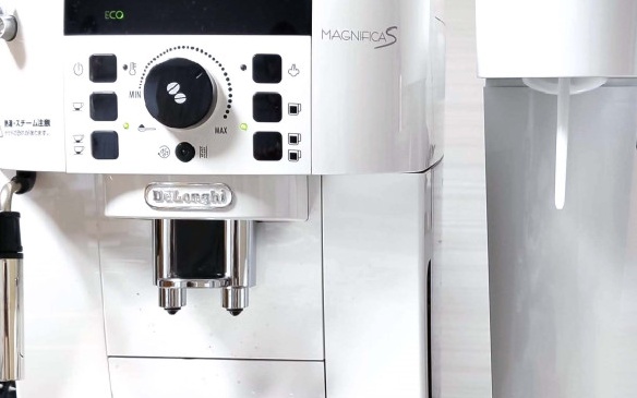 ングブラシ DeLonghi - きつね様 デロンギ マグニフィカS ECAM22112Bの